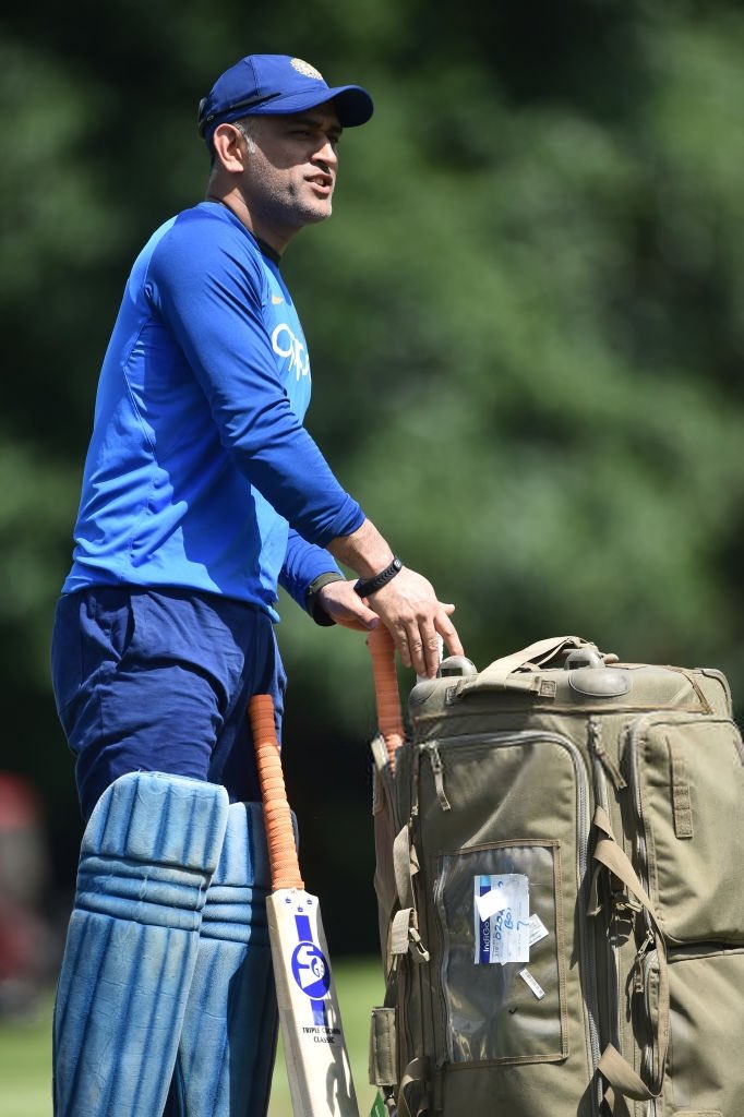 dhoni