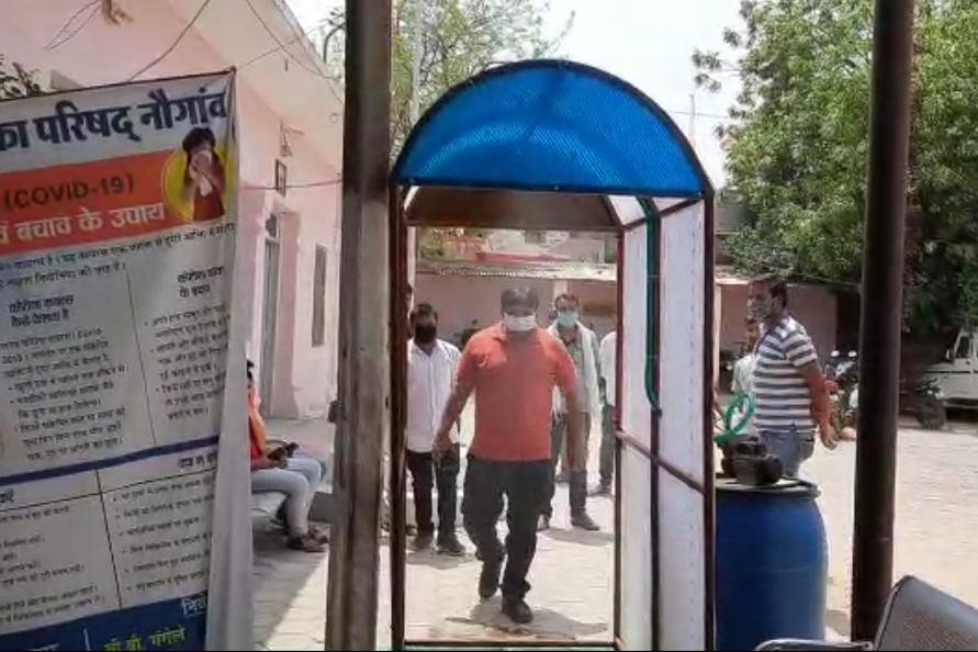 Youngsters made sanitizer machine and installed in municipal corporation of nougaon chhatarpur