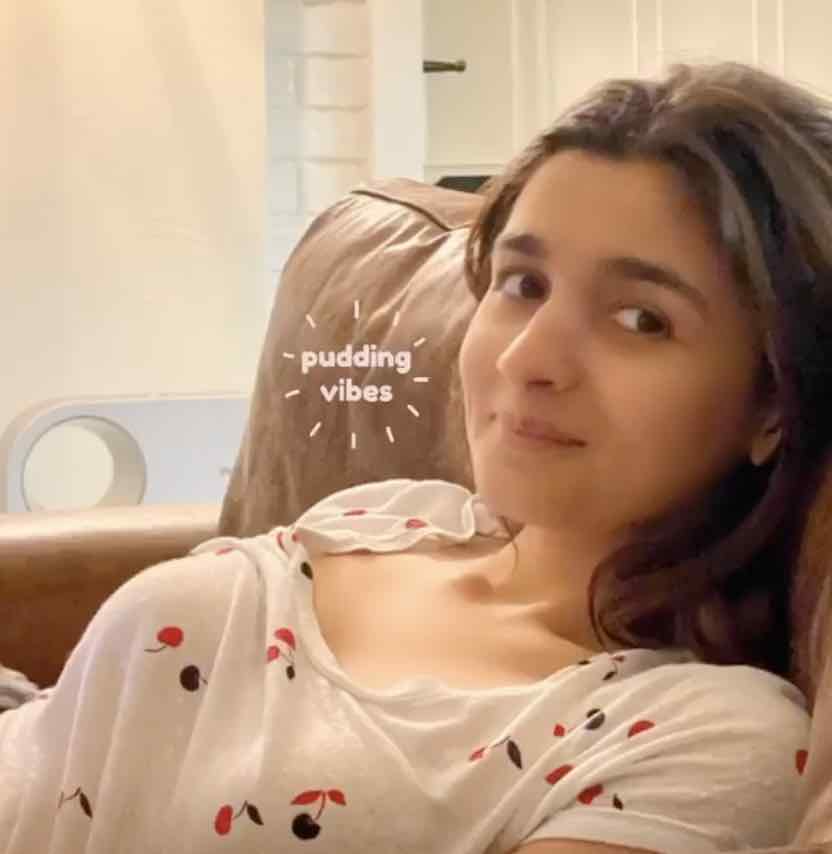 Alia flaunts no make-up glow, fans cannot help gushing over her 'pudding vibes'