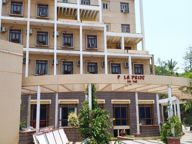 crores of losses to the hotel industry at Bellary