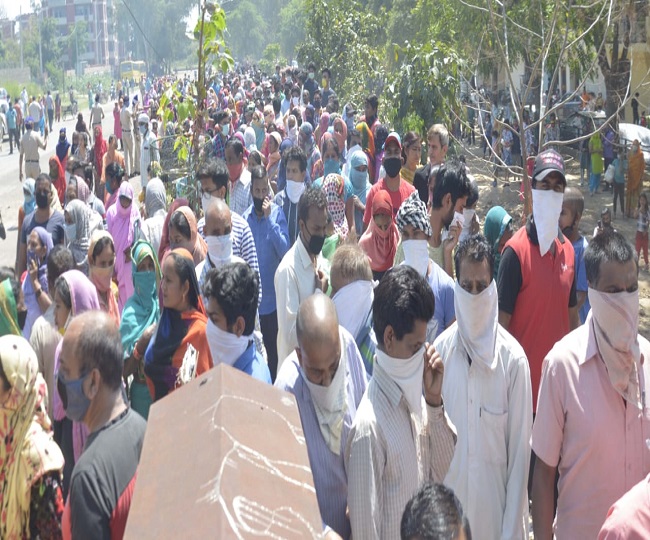 people not follow lockdown during taking ration in Chandigarh