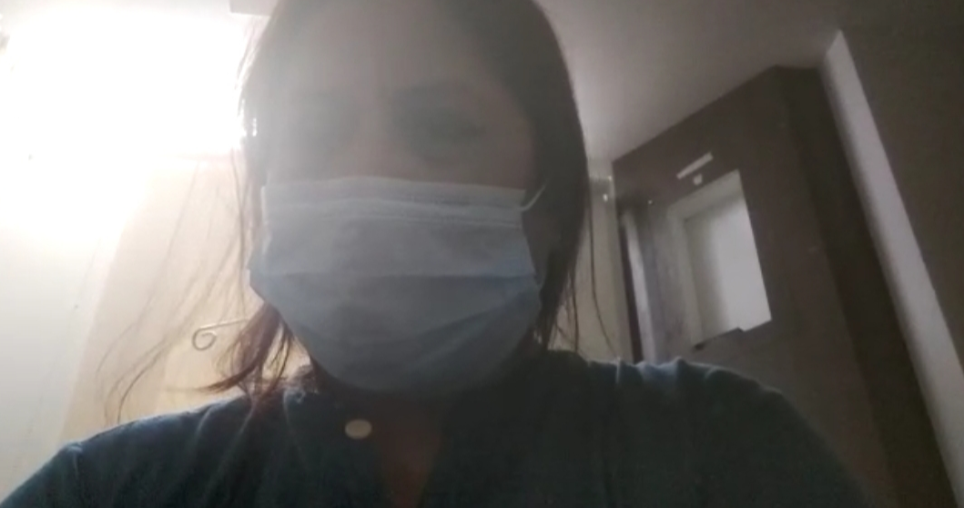 corona positive female doctor's heart breaking video goes viral in ahmedabad gujrat