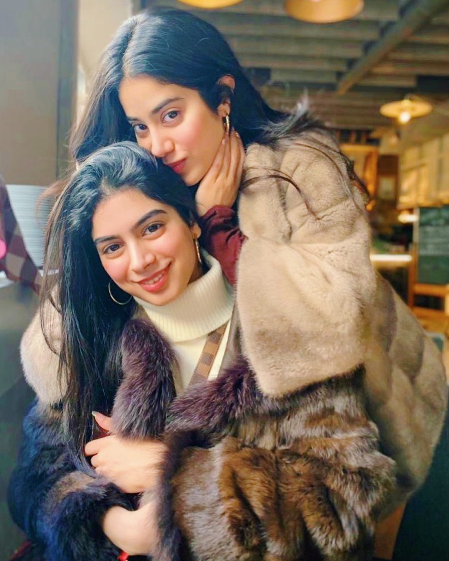 Janhvi Kapoor with sister Khushi Kapoor