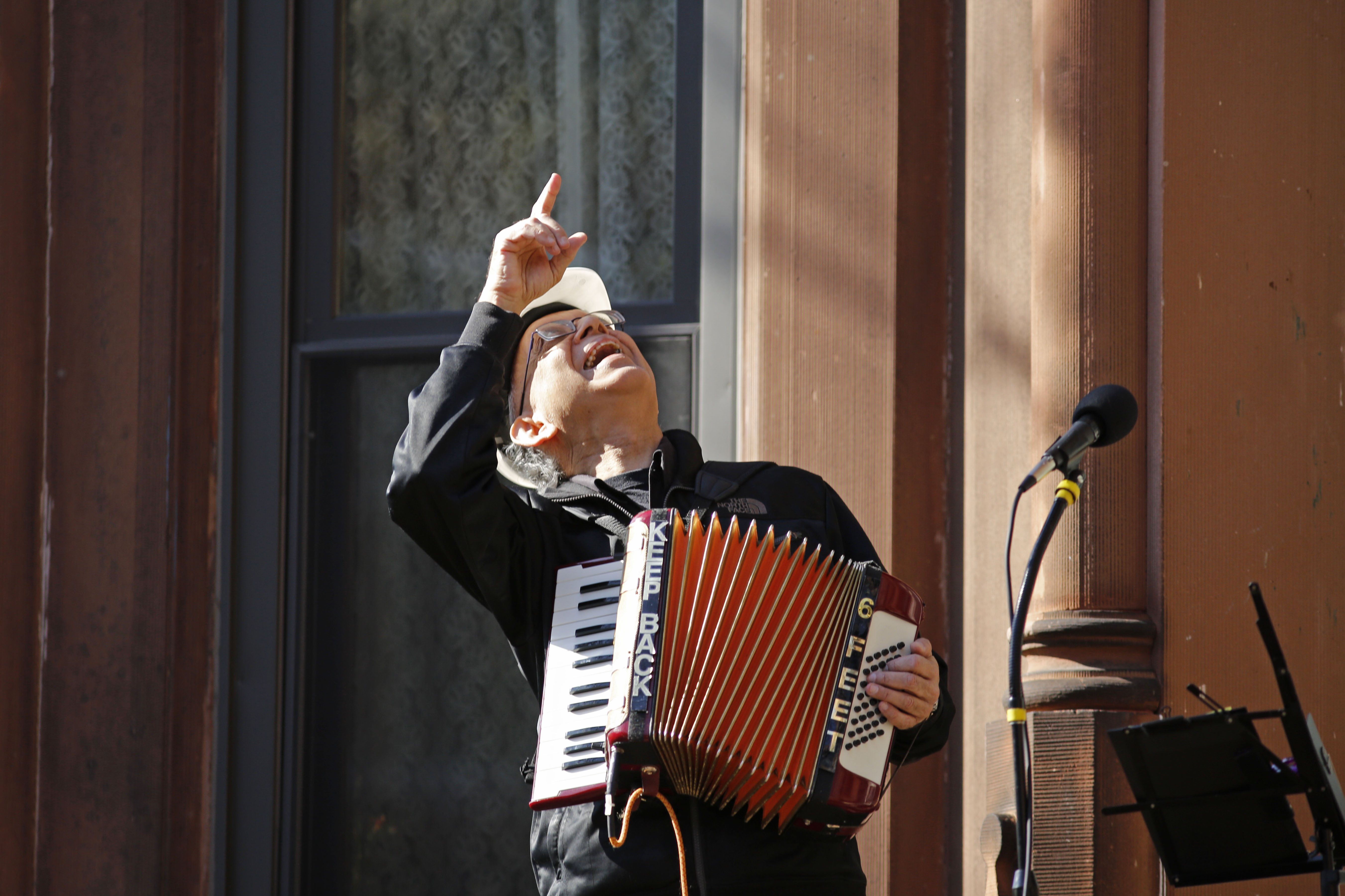 Brooklyn accordionist entertains neighbors