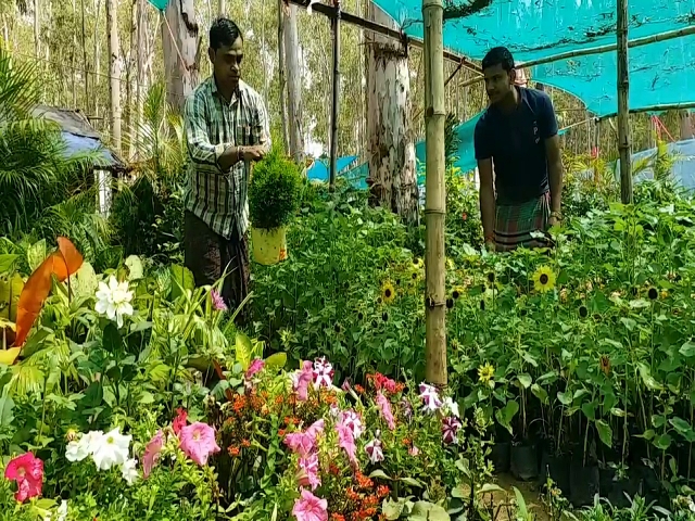 Lockdown eclipse on flower vendors in Lohardaga