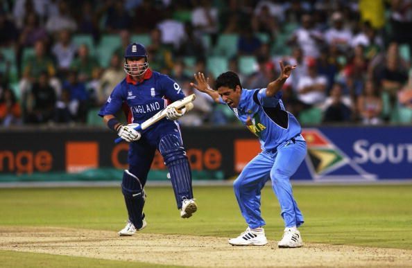 Ashish Nehra appeals for a wicket against England in 2003 World Cup.