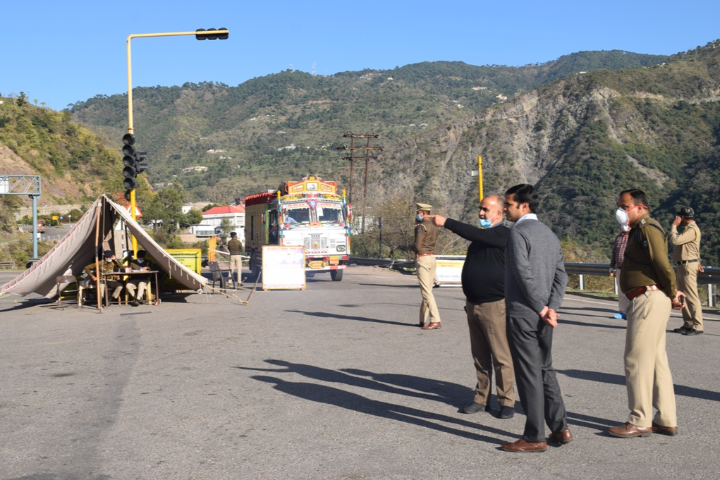 Police personnel deployed during the blockade