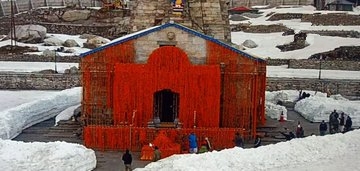 Portals of Kedarnath temple ope