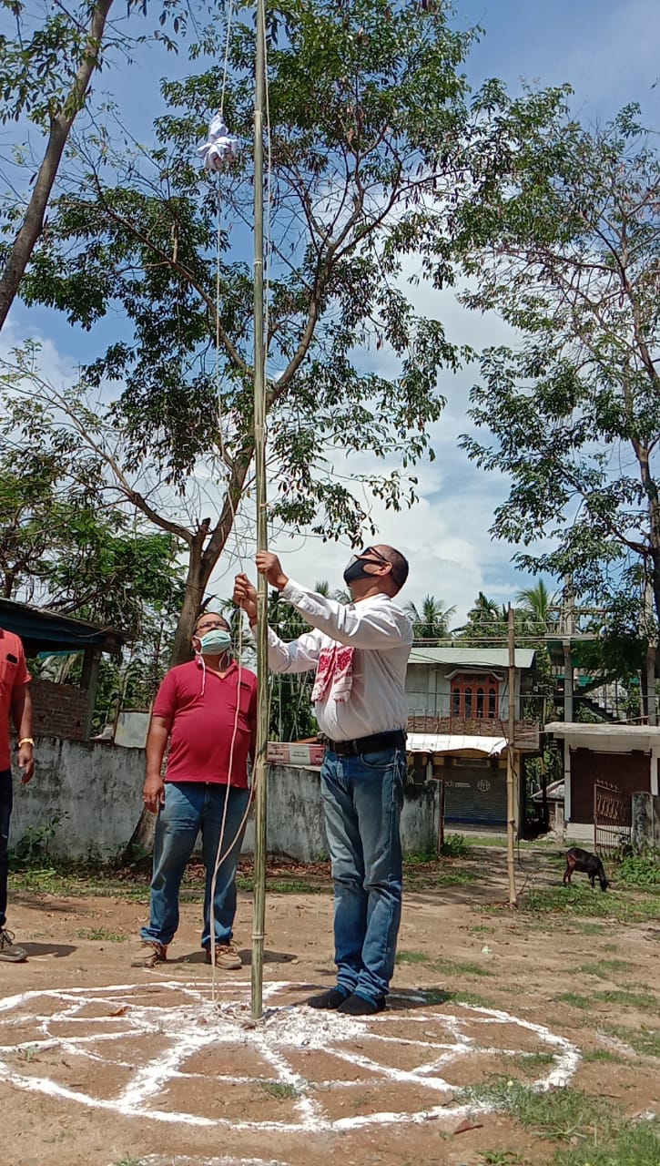 লক্ ডাউনৰ মাজতে অনুষ্টুপীয়াকৈ পালন আপকুৰ প্ৰতিষ্ঠা দিৱস