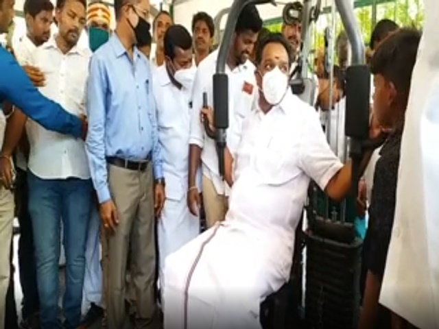 karur minister mr vijayabaskar inaugurated amma park, gym