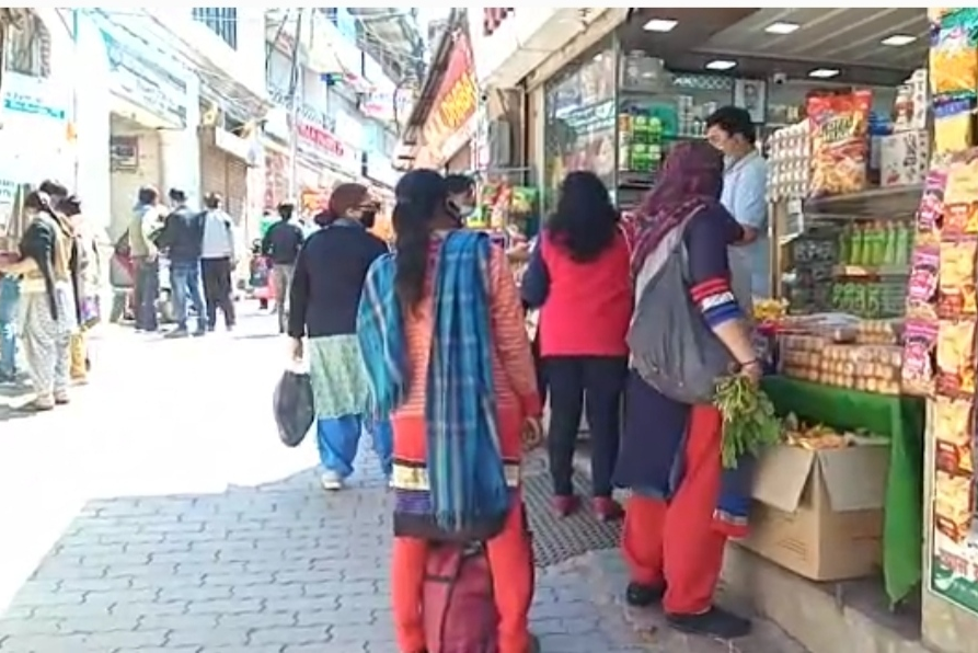 crowd gathering in markets