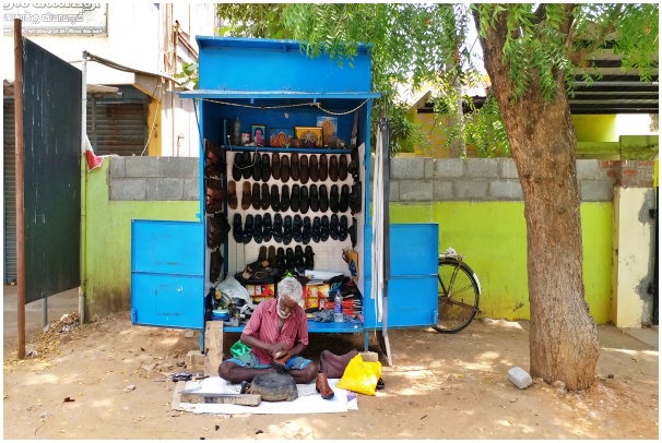 செருப்பு தைக்கும் தொழிலாளி கண்ணன்