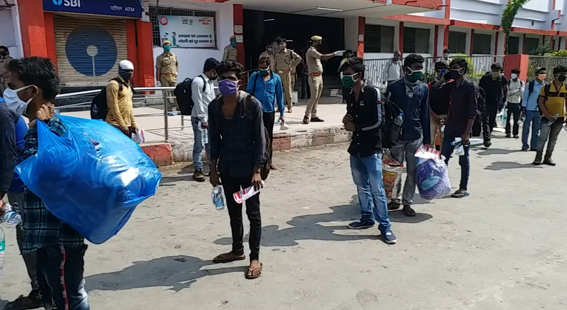 1200 migrant laborers reached ballia from rajkot