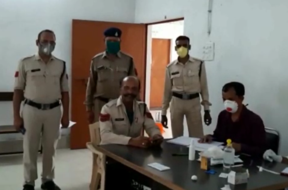 Rapid test of police officers and employees in janjgir champa