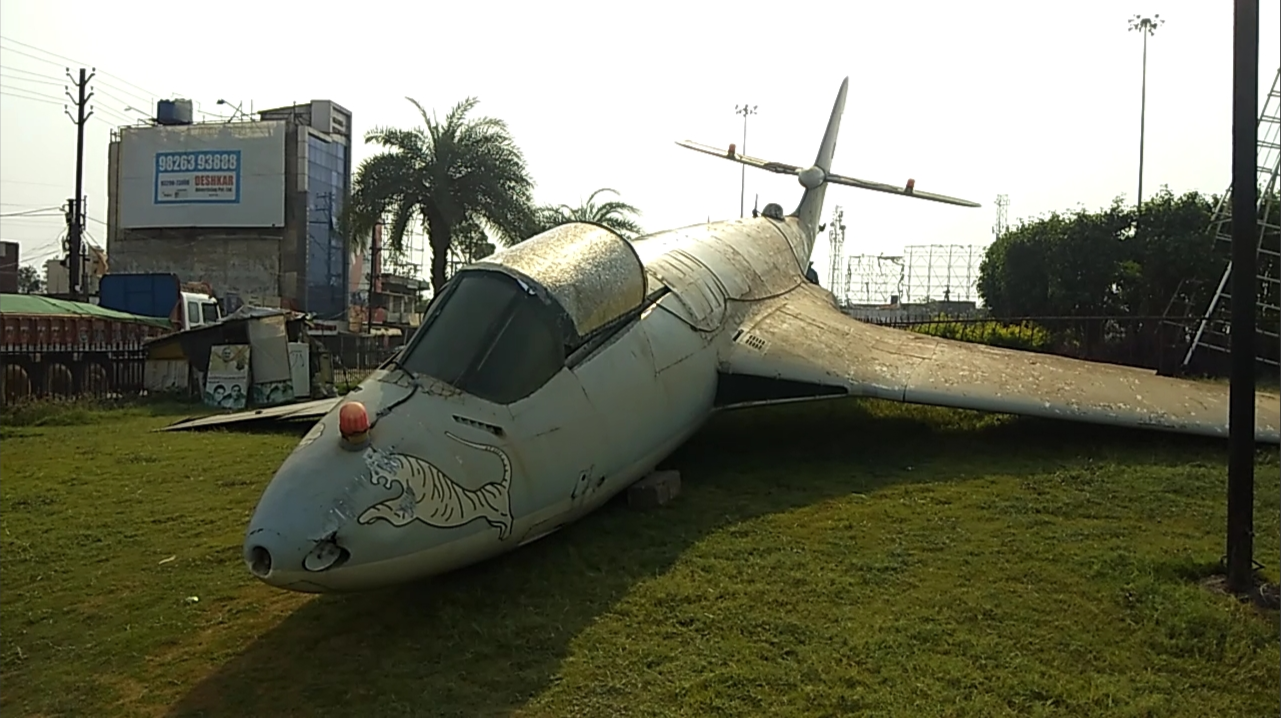 sea hawk aircraft fell  tatibandh chowk