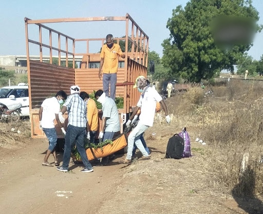 migrant labour moved by train