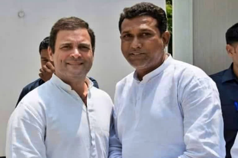 rajesh rathod with rahul gandhi