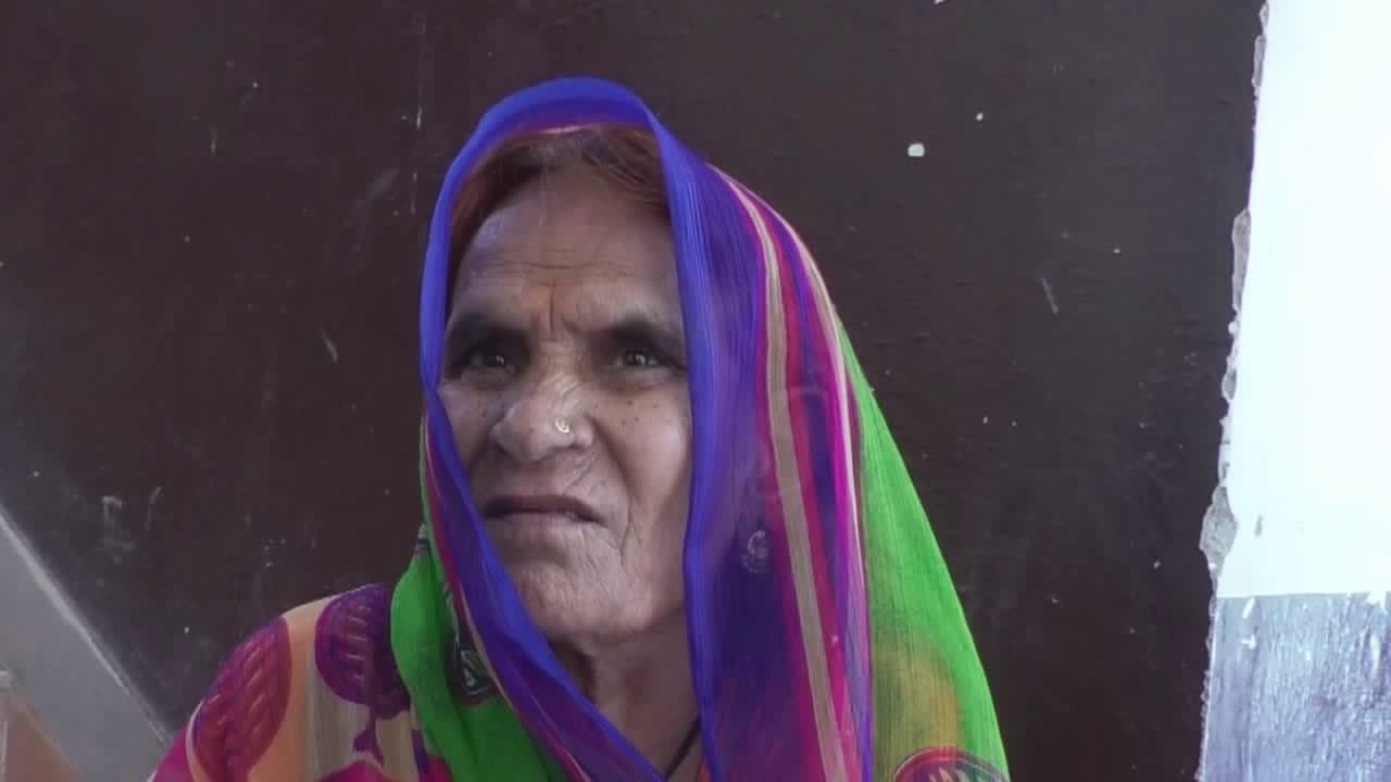 मदर्स डे, वृद्धाश्रमों में बढ़ रही बुजुर्गो की संख्या, mothers of old age homes, special story of etv bharat, mothers day special story