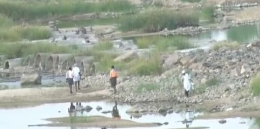 Andhra people near Tungabhadra river in Raichur