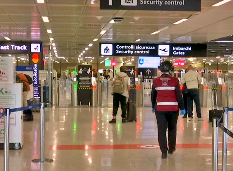 'Smart helmet' introduced at Rome airport