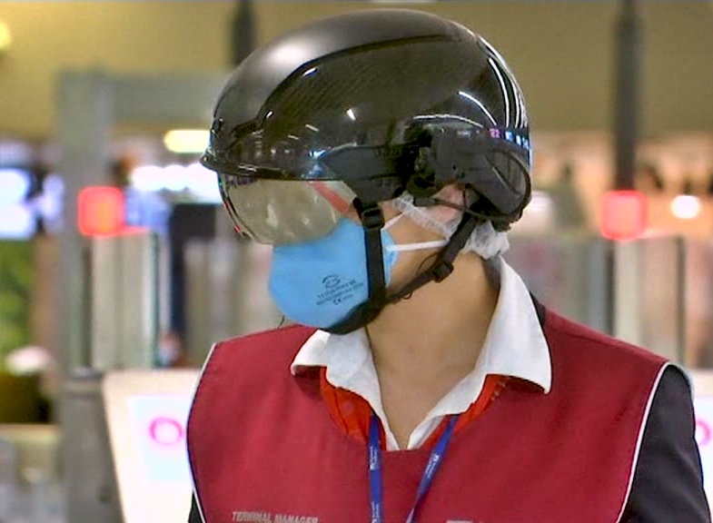 'Smart helmet' introduced at Rome airport