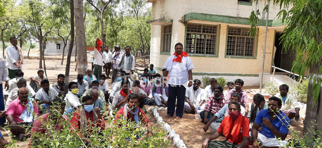 Workers protest in Gangavathi