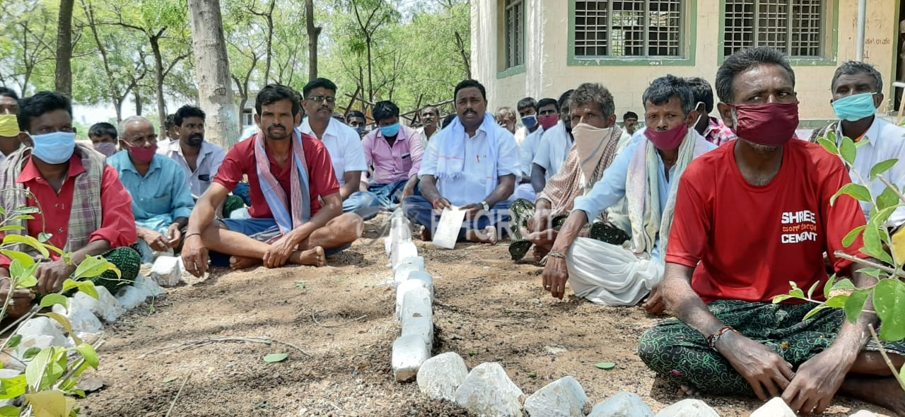 Workers protest in Gangavathi