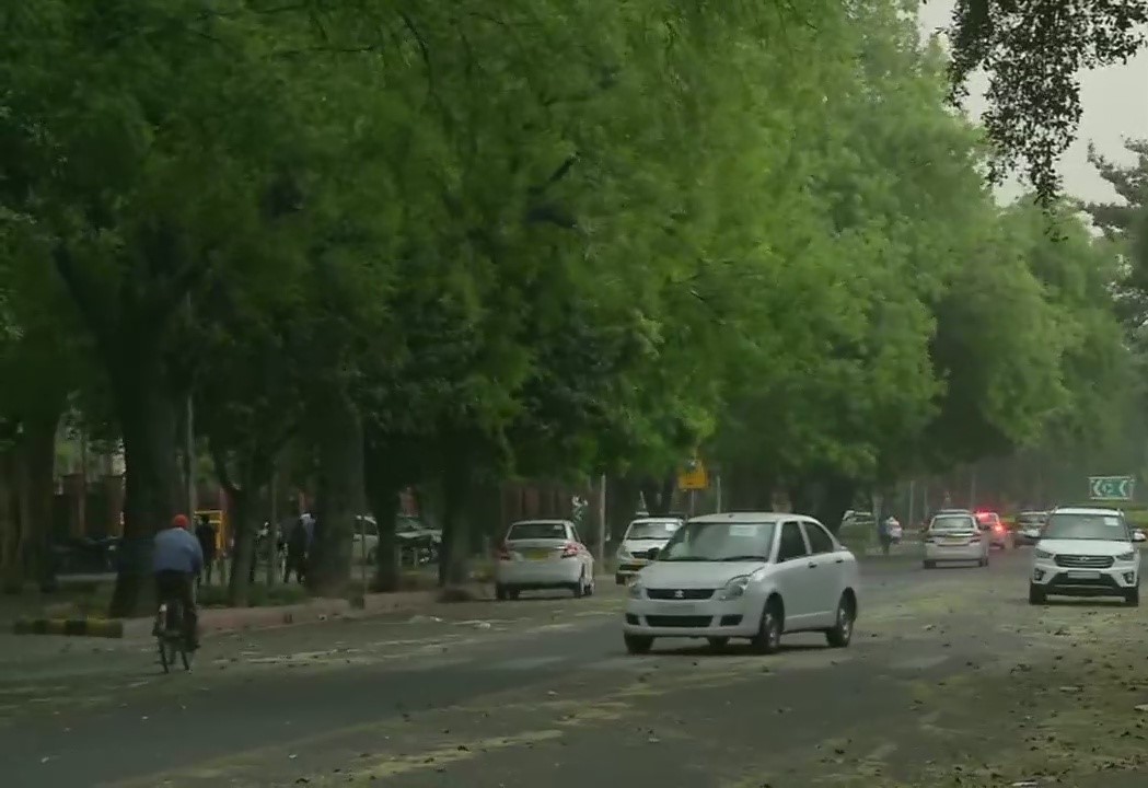 Hail, dust storm whip Delhi; bring mercury down