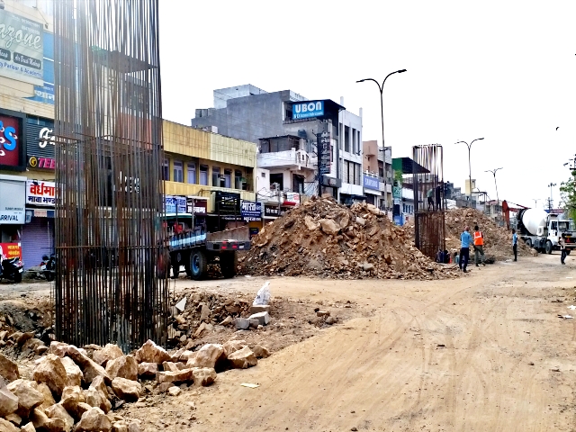 kota news  kota uit news  etv bharat special news  construction work in lockdown  construction of underpass and flyover  traffic diversion