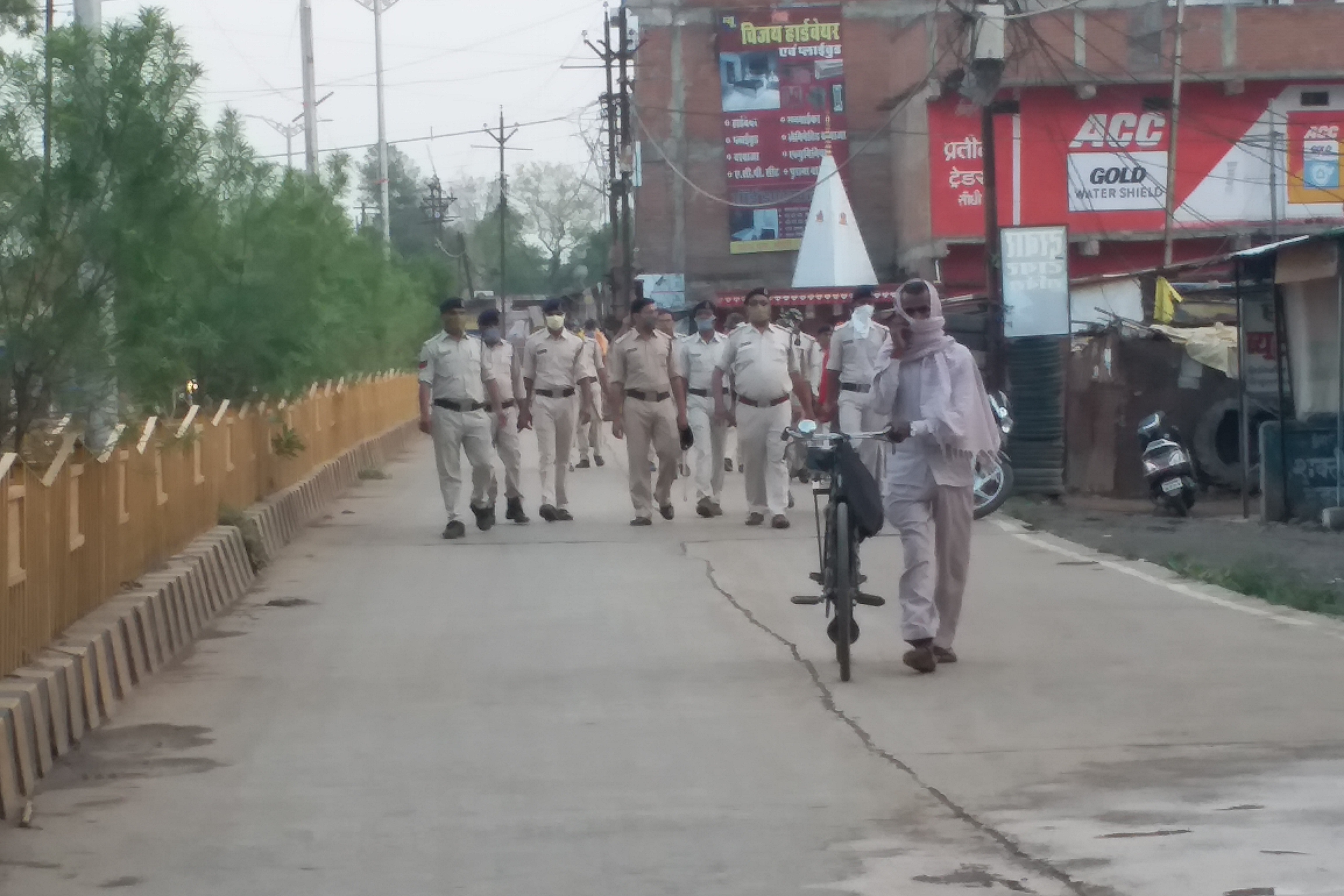 Police took out flag march in Sidhi