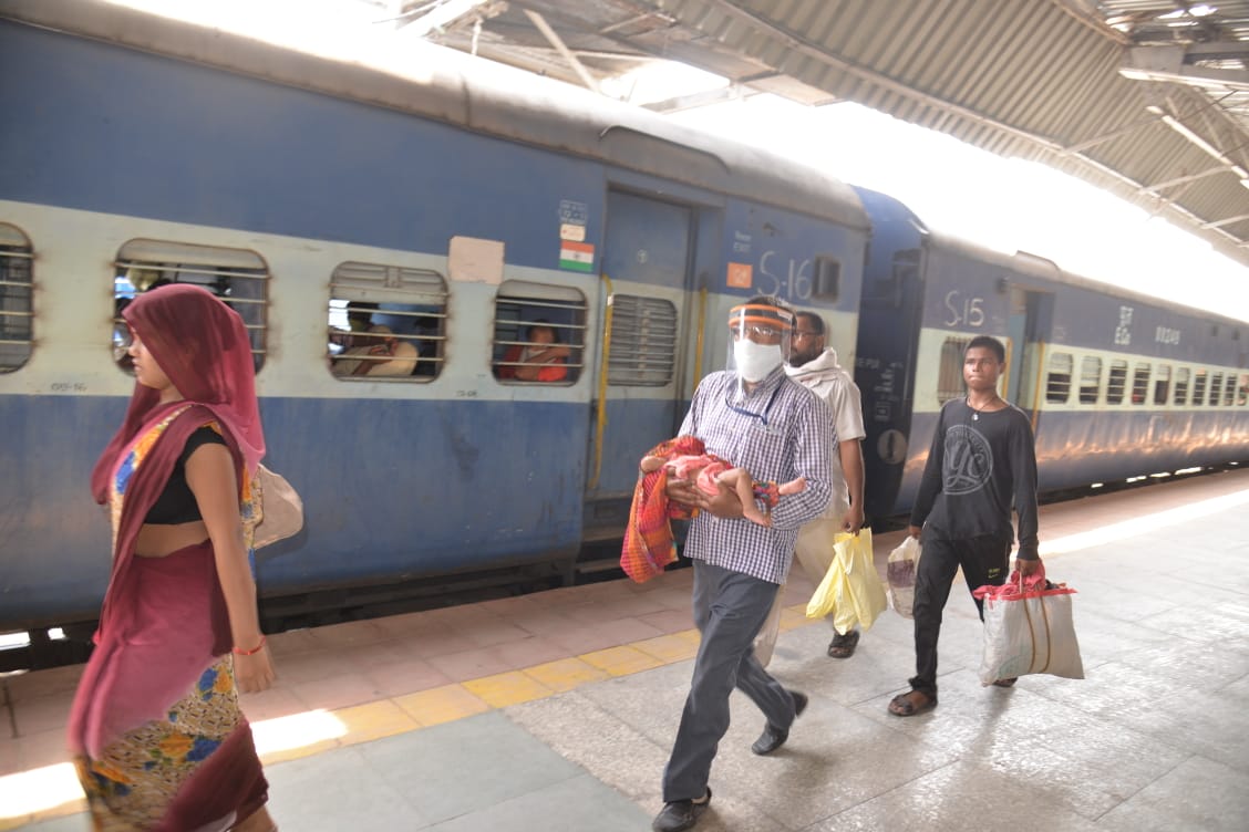 A Passenger train carrying migrant labors stopped for more 10 minutes for a mother and her 4 months old baby