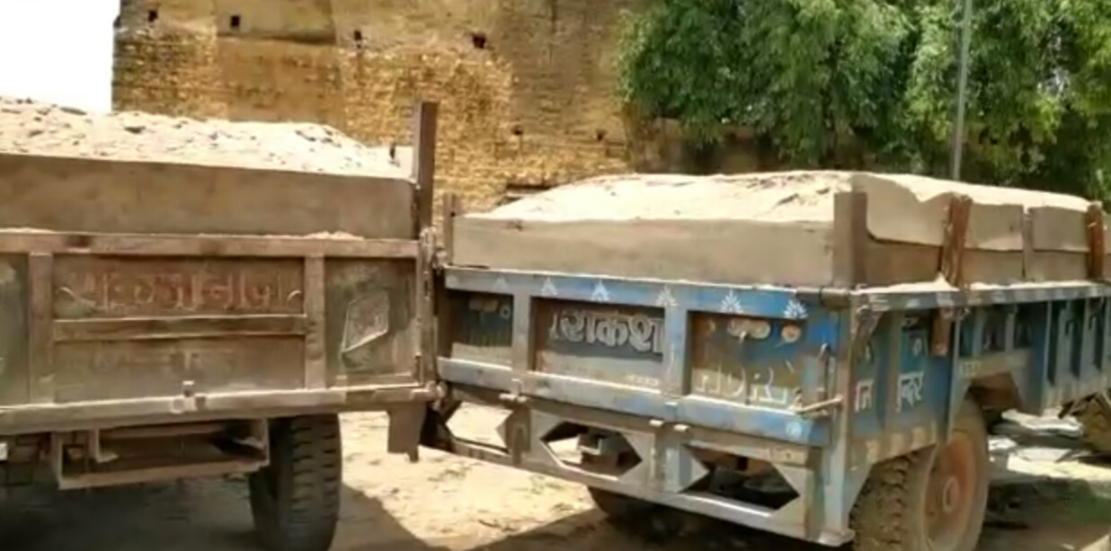 police-seize-illegal-sand-transporting-vehicles-in-dabra