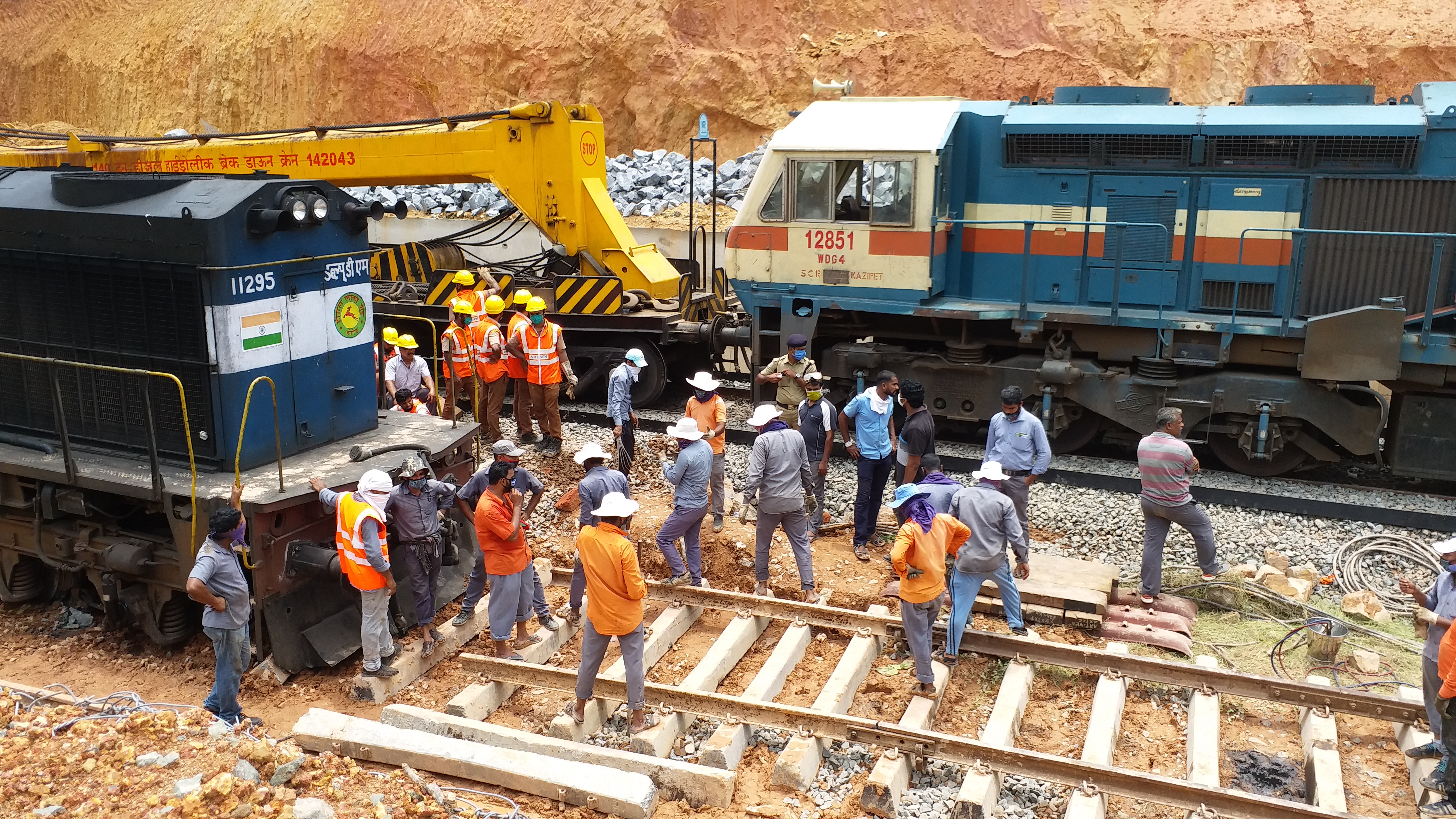 ShramikExpress Train derailes in Mangalore.