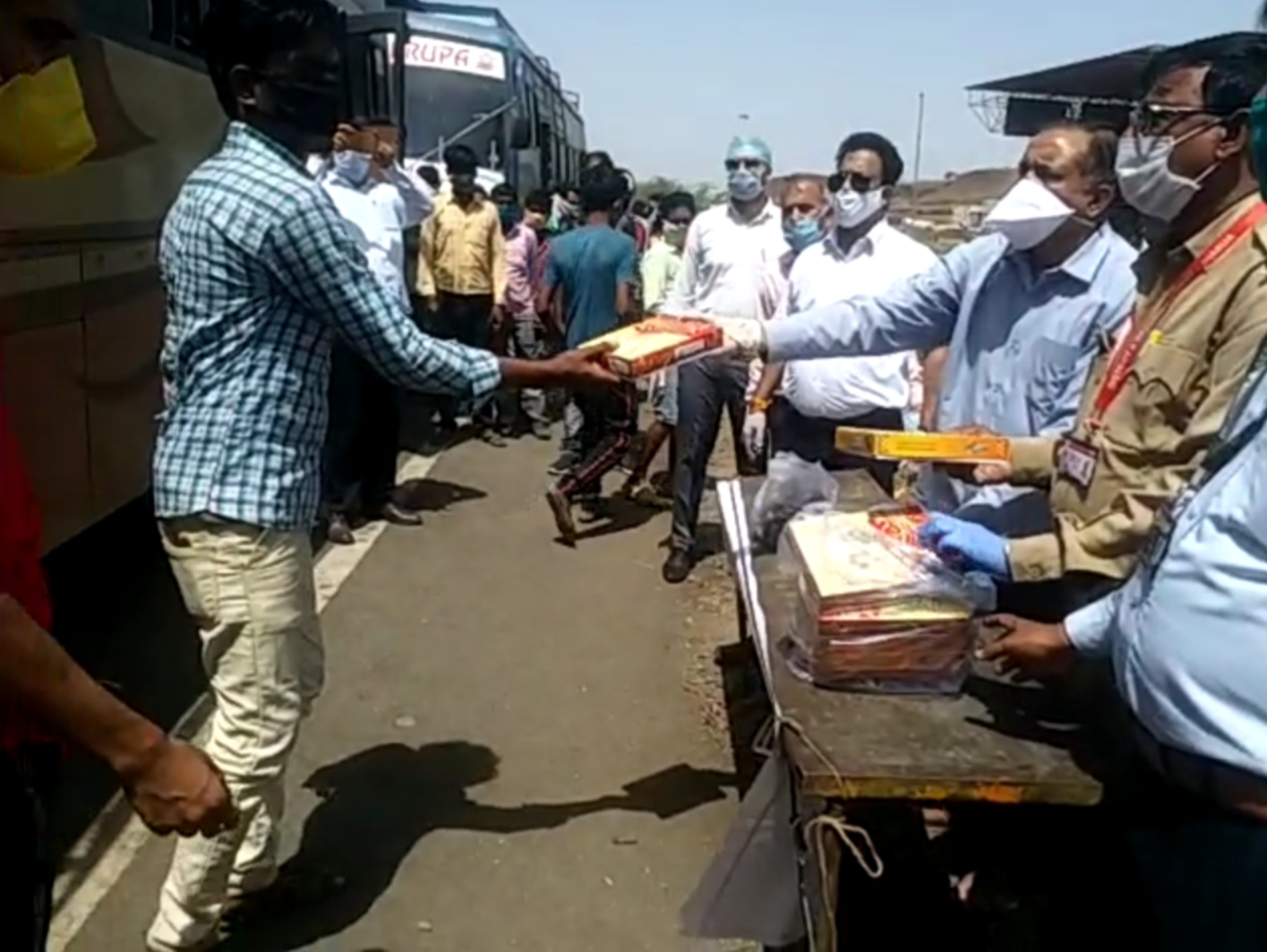 The Department of Justice in Jhabua is arranging for the food of the workers