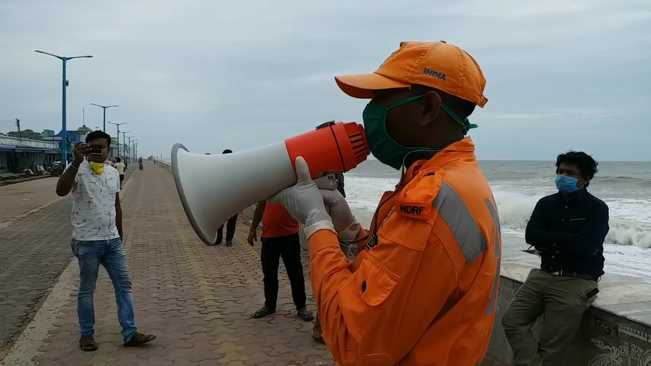 Super cyclone 'Amphan' weakens as it rolls towards Indian