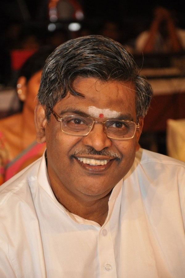 Lyricist Sirivennela Seetharamasasthri birthday special story