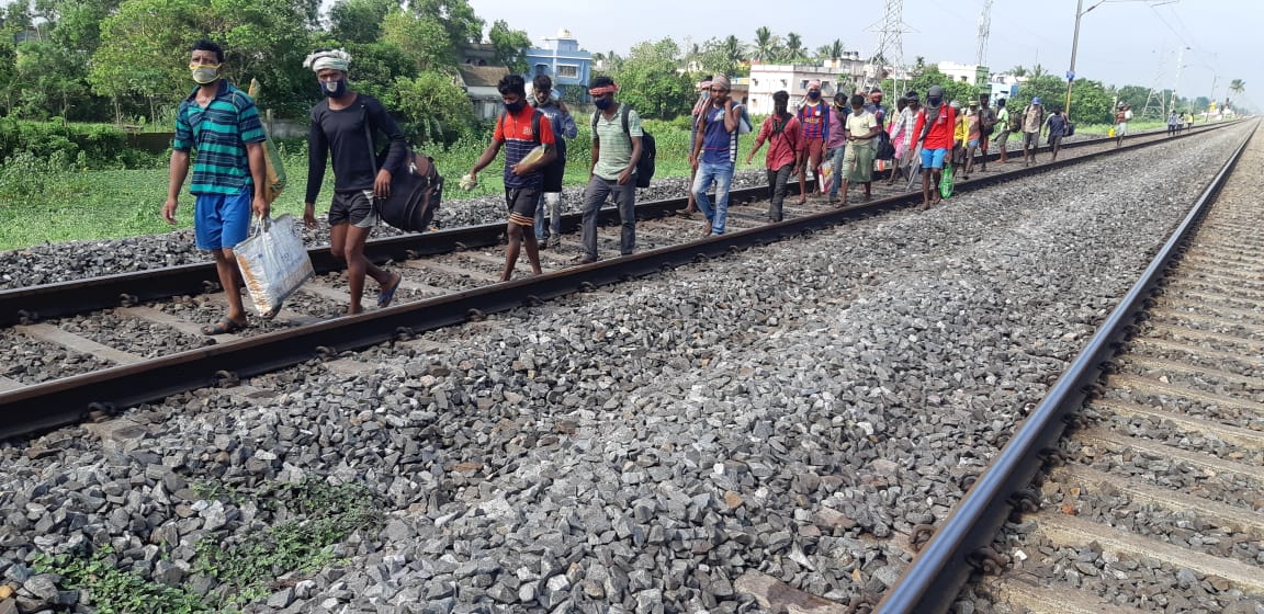 migrant in misery, life is going on for the stomach