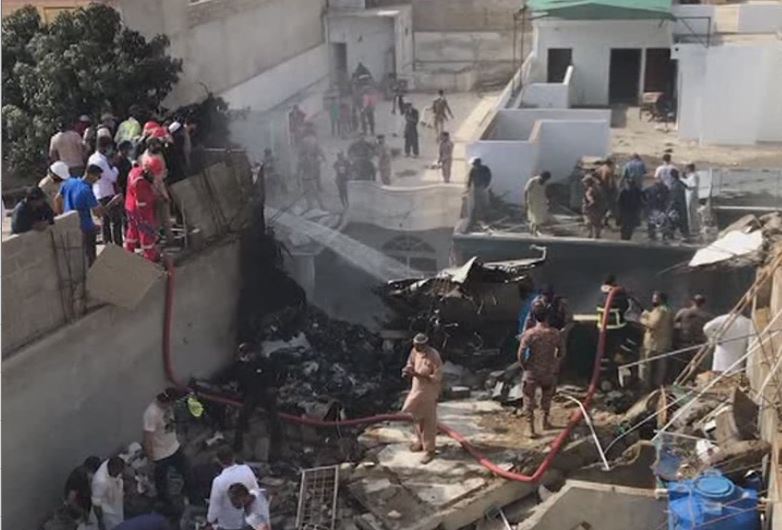 45 dead as Pakistan plane with 107 on board crashes in residential area in Karachi