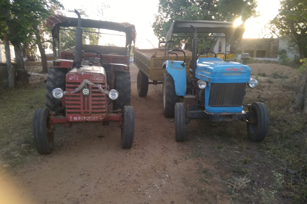 SDOP Kushmi Abhinav Kumar Barangay seized three tractor carrying illegal sand quarrying