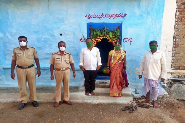 Simple wedding in the Gadag between the lockdown