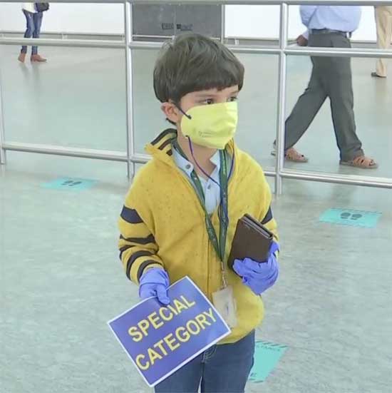 People Flabbergasted  to see Five-year-Old Boy alone in the Airport