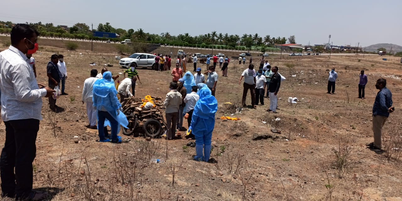 Trio funeral in Belagavi and Maharashtra border area from corona affected