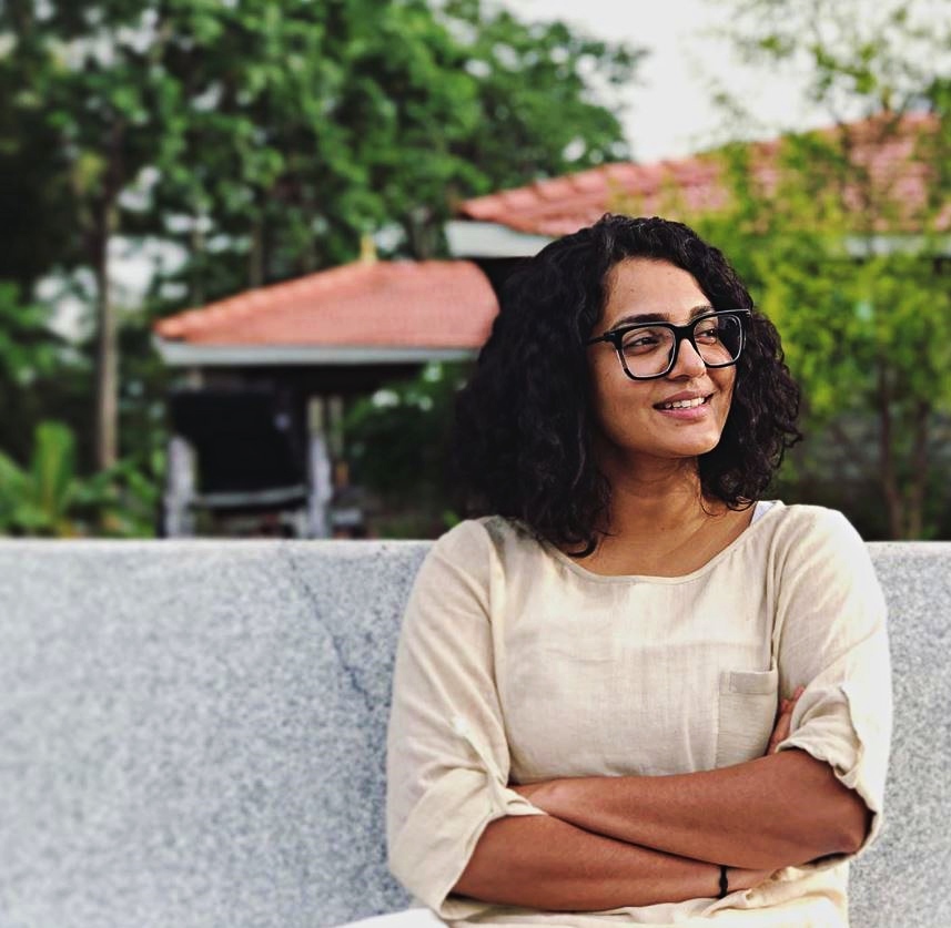 actress Parvathy Thiruvothu tries has hand in directing