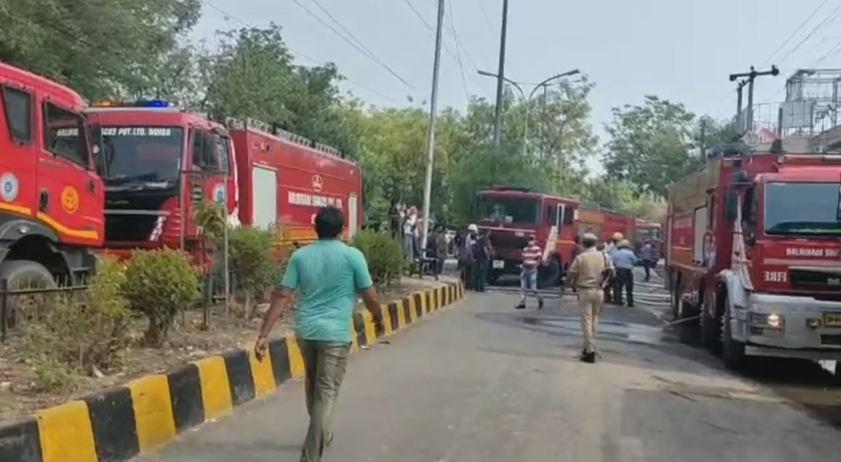 Fierce fire in Radiant Export Company in Noida