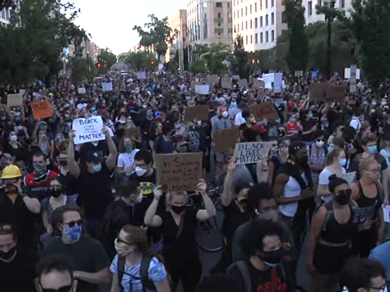 Tens of Thousands of Houstonians march to pay tribute to George Floyd