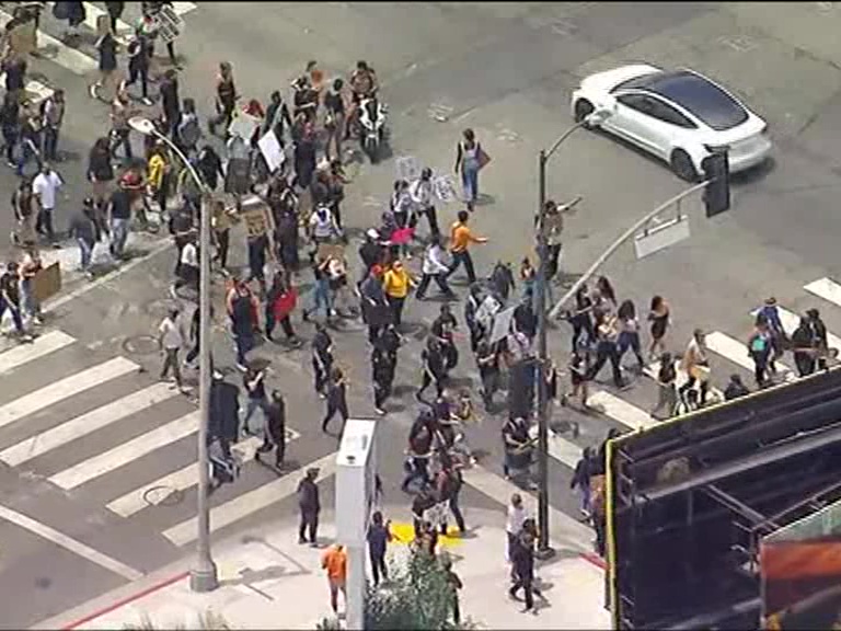 Tens of Thousands of Houstonians march to pay tribute to George Floyd