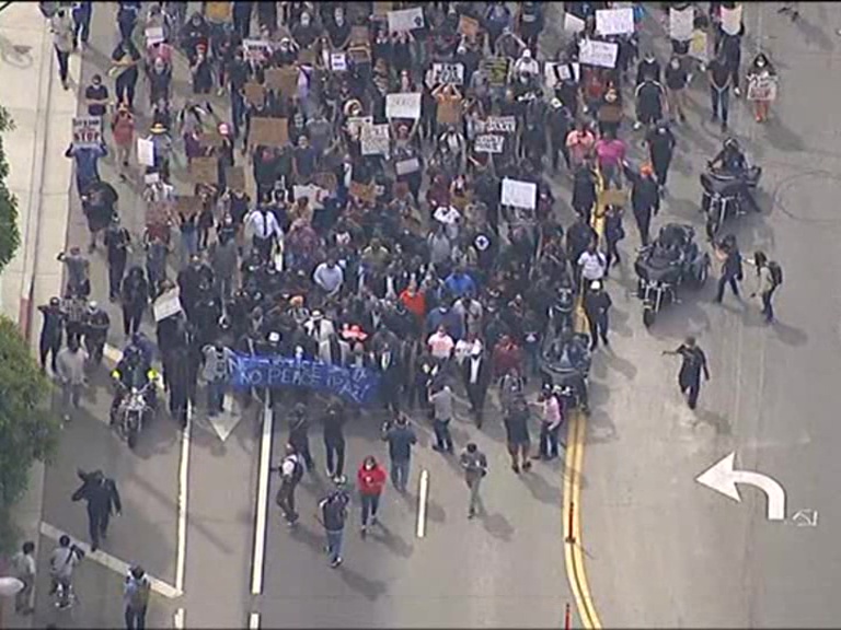 Tens of Thousands of Houstonians march to pay tribute to George Floyd