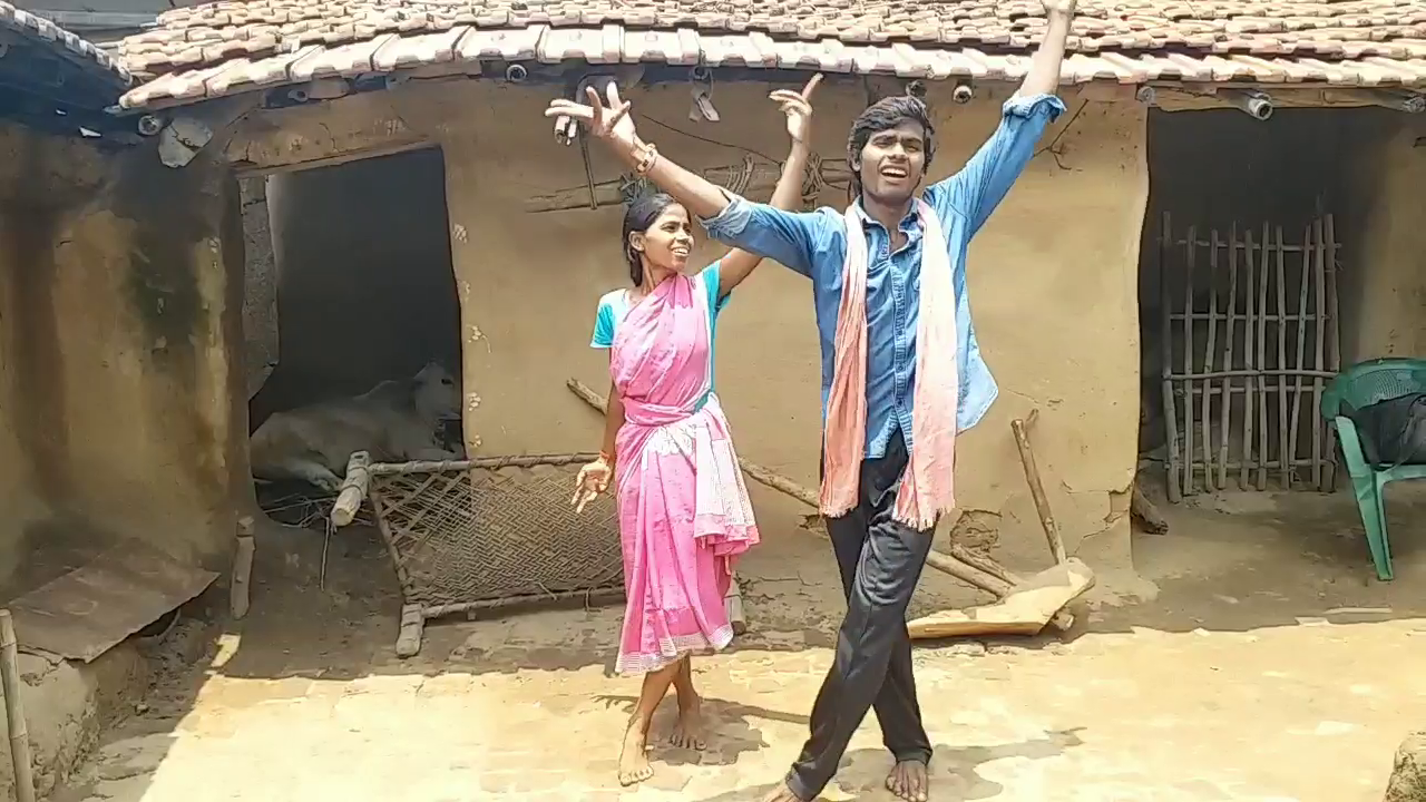 Dance of young man of Dhanbad on tiktok, dance of brother-sister of Dhanbad on social media, dance video viral of brother and sister, टिक टॉक पर धनबाद के युवक का डांस, सोशल मीडिया पर धनबाद के भाई-बहन का डांस, धनबाद के भाई-बहन का डांस वायरल