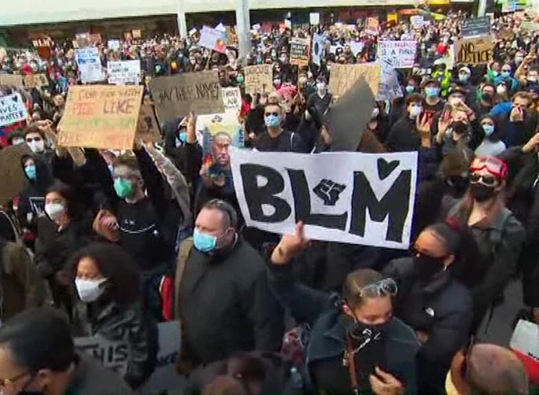 Protesters defy New York curfew to march for Floyd