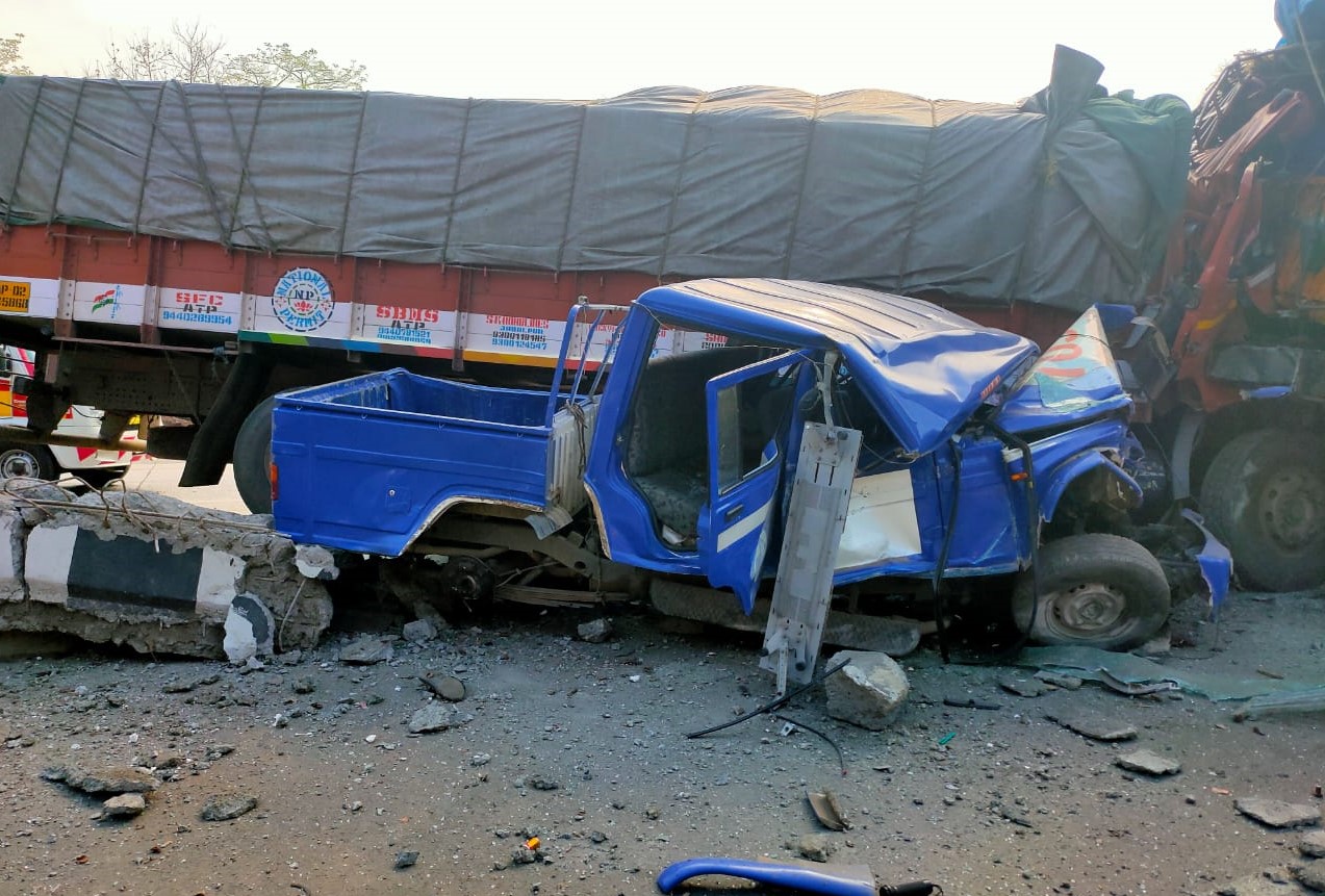 Road accident in Jabalpur and Seoni border